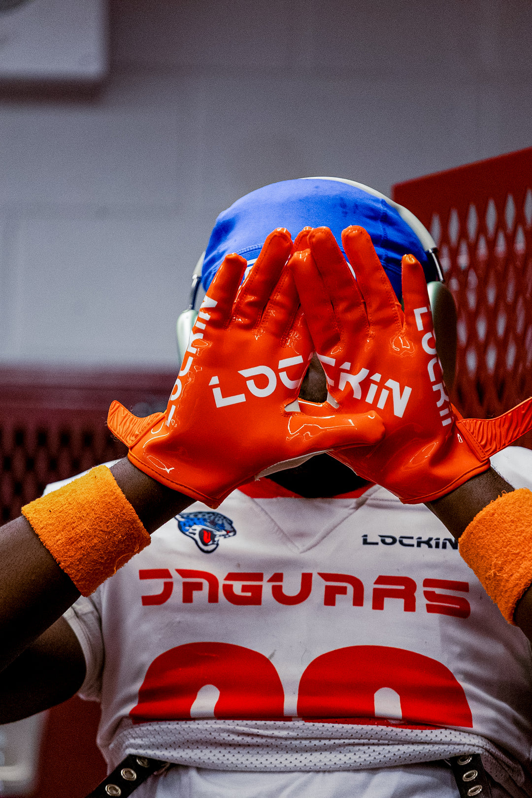 Lock1n L1-GV1 Football Gloves